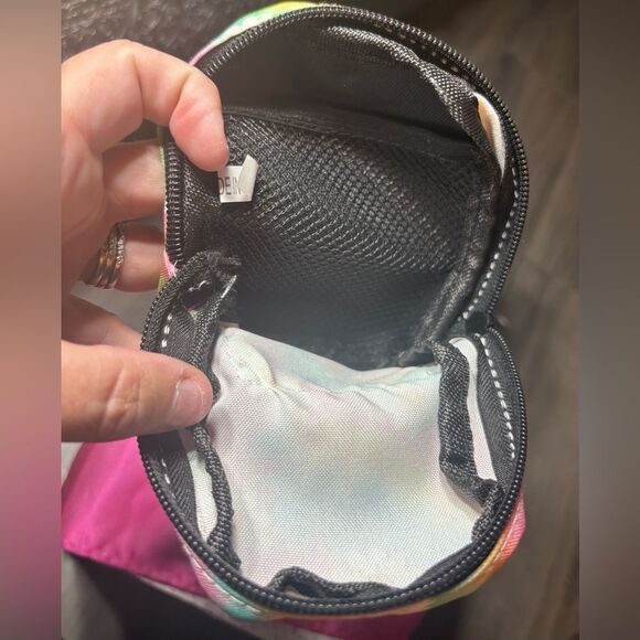 New Tie Dye Daisies Mini Backpack NWT Approximately 4” x 6” - Picture 5 of 5